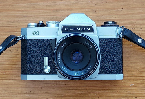 Chinon 35mm slr camera w - cs,